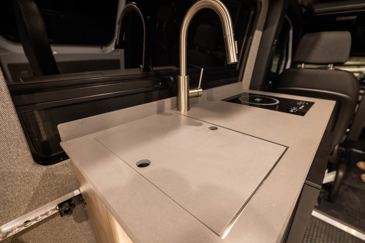 Classic 144 camper van — Mercedes-Benz Sprinter 144", photo 18