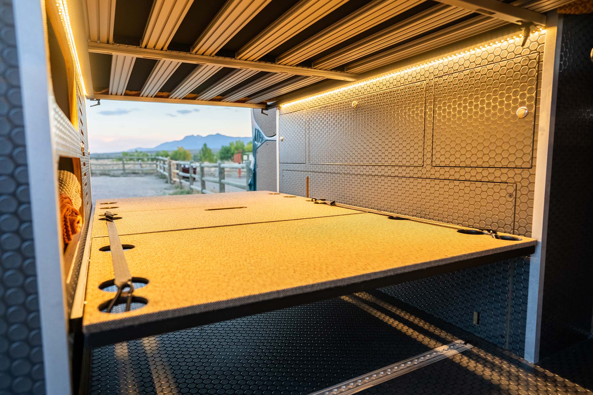 Classic 144 camper van — Mercedes-Benz Sprinter 144", photo 23