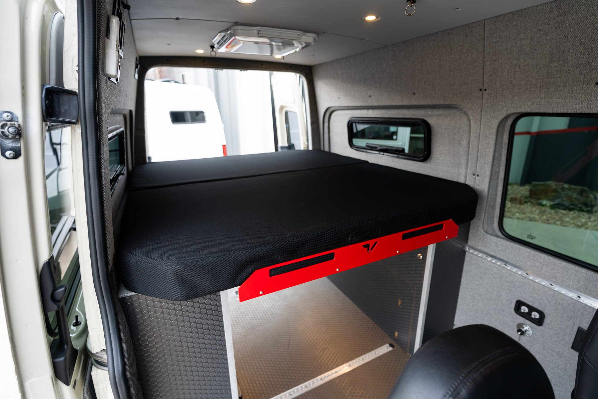 Classic 144 camper van — Mercedes-Benz Sprinter 144", photo 19