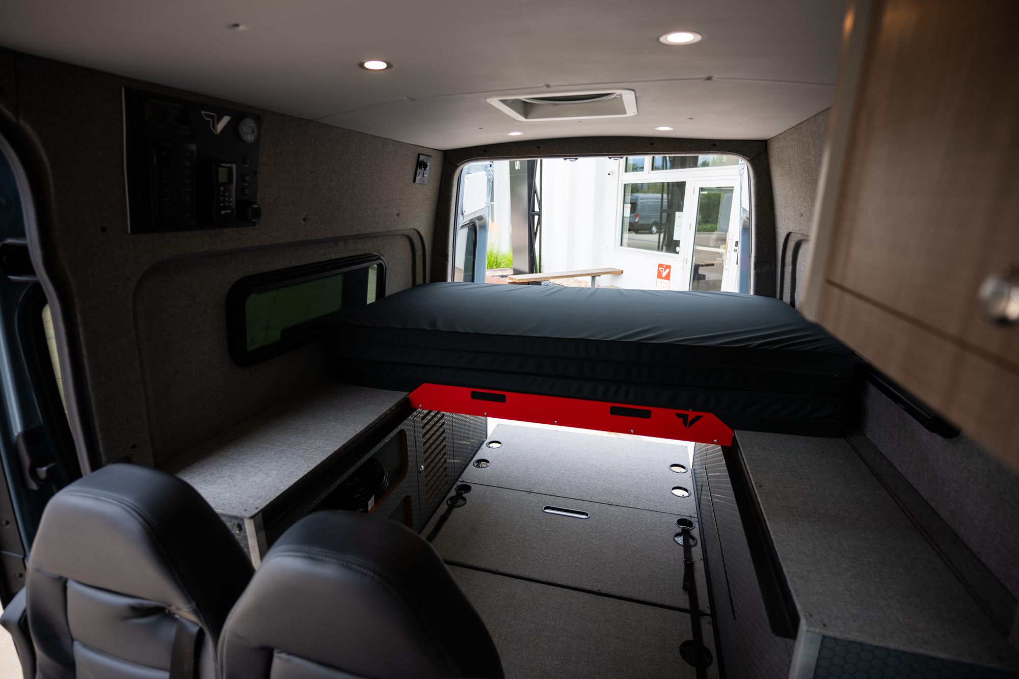 Classic 144 camper van — Mercedes-Benz Sprinter 144", photo 10