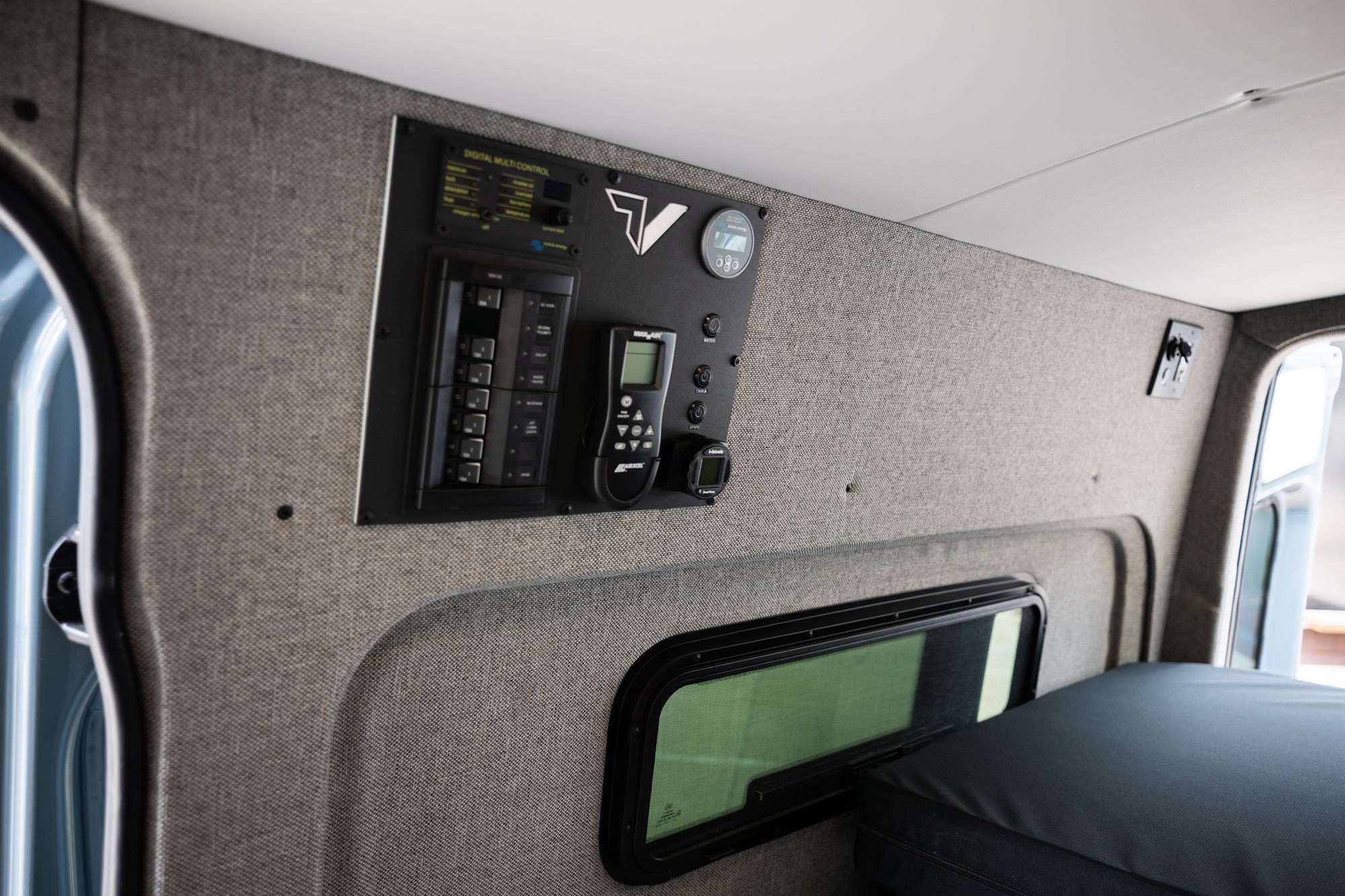 Classic 144 camper van — Mercedes-Benz Sprinter 144", photo 11