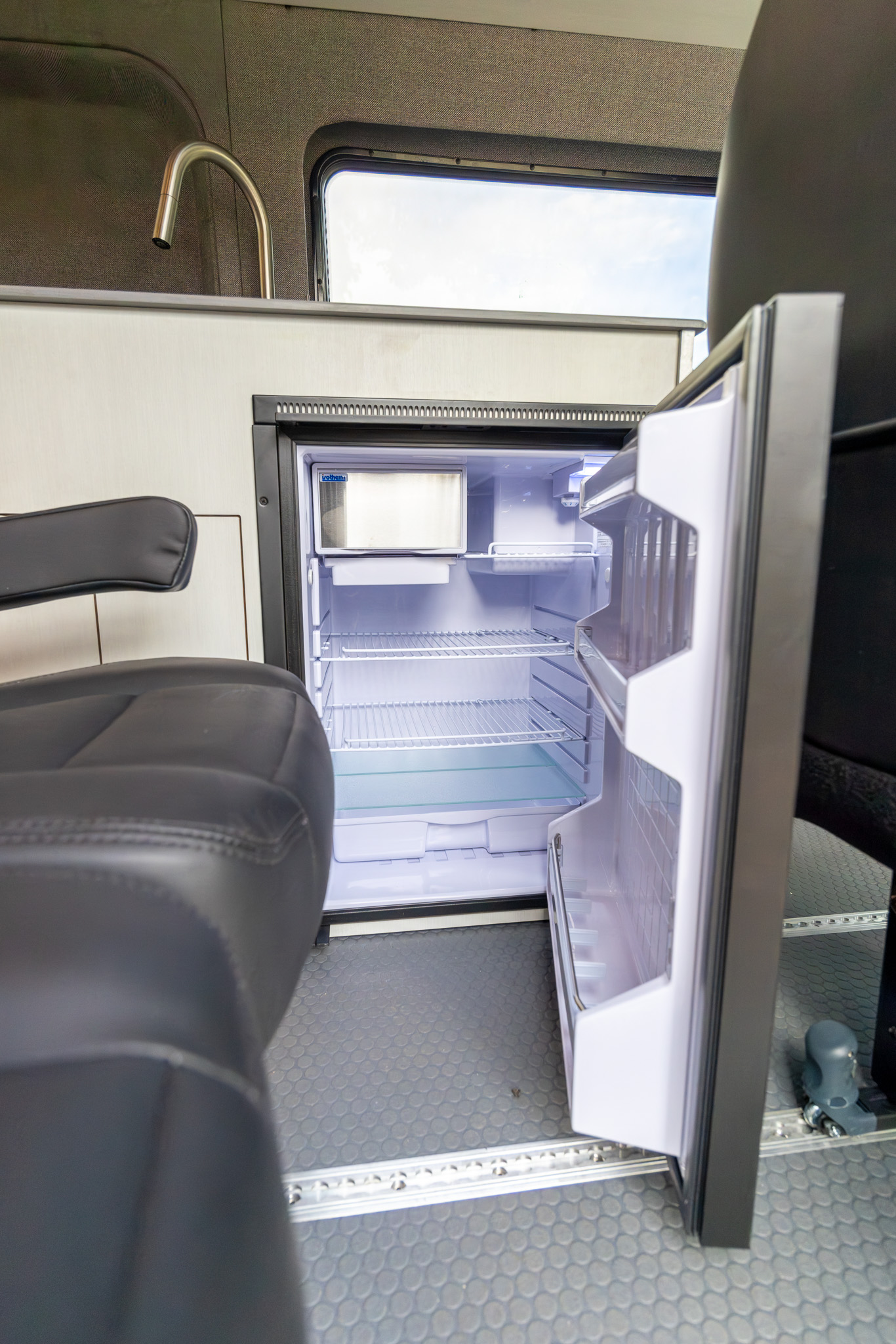 Classic 148 EL camper van — Ford Transit 148" EL, photo 6