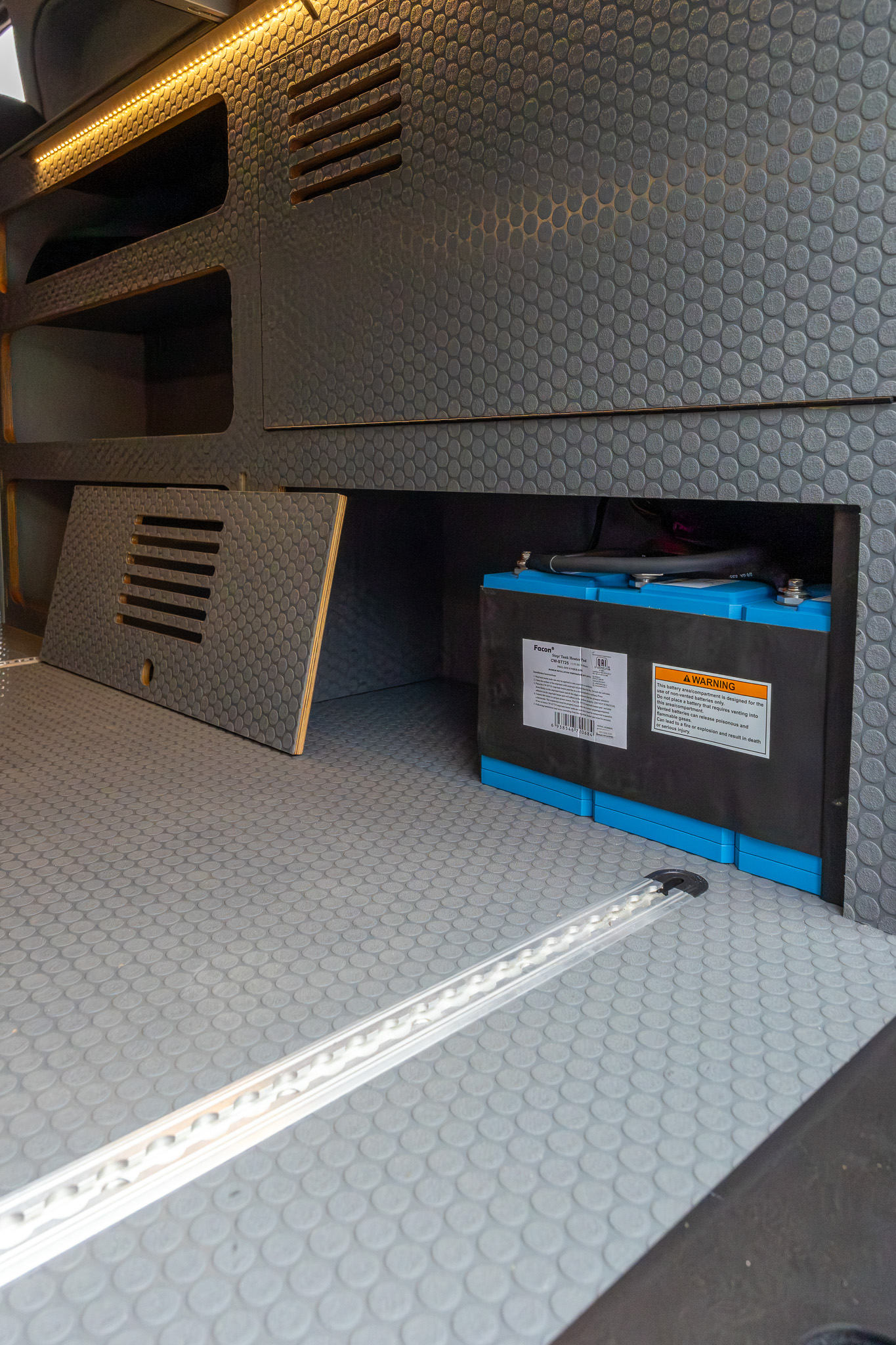 Classic 148 EL camper van — Ford Transit 148" EL, photo 22