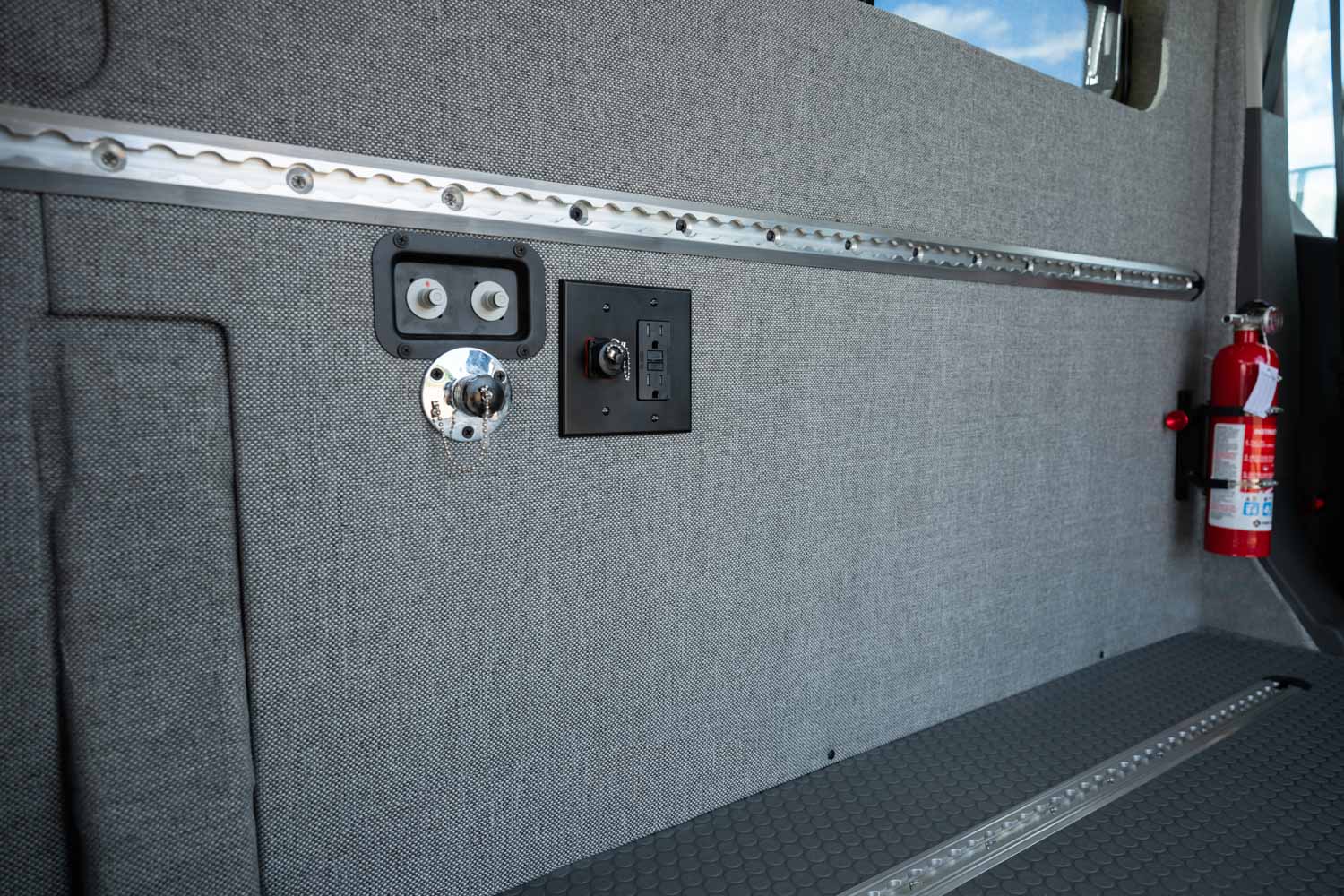 Classic 148 camper van — Ford Transit 148", photo 20