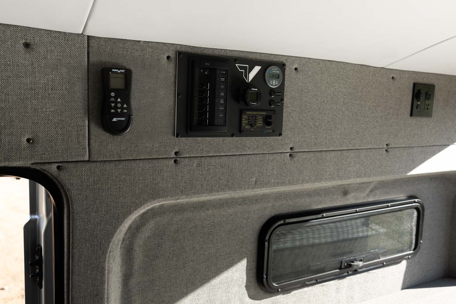 Classic 148 camper van — Ford Transit 148", photo 9