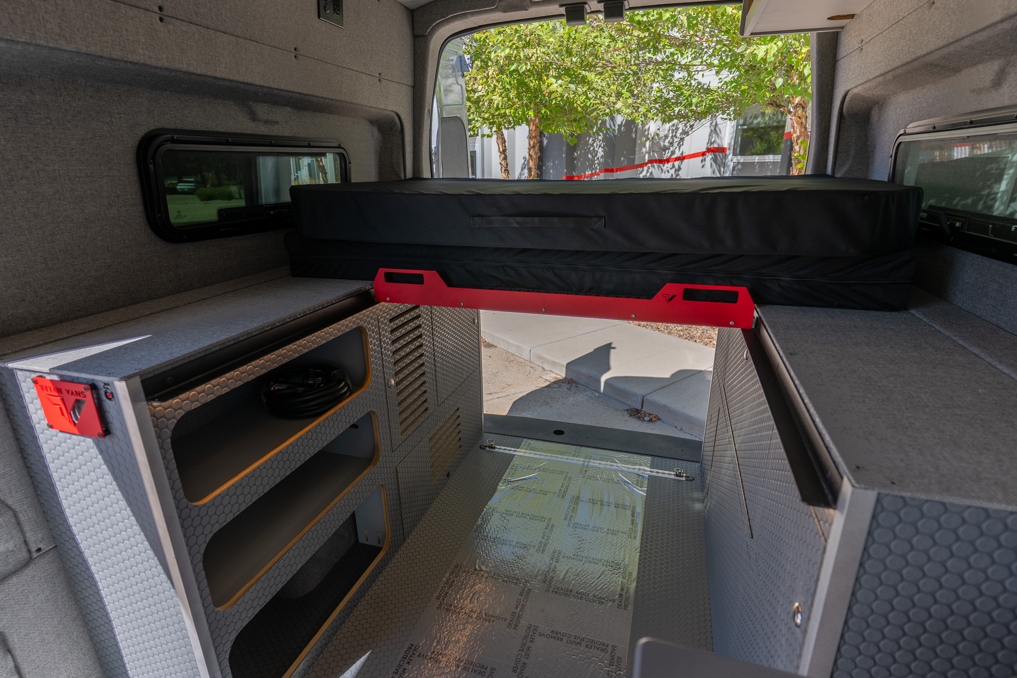 Classic 148 camper van — Ford Transit 148", photo 17