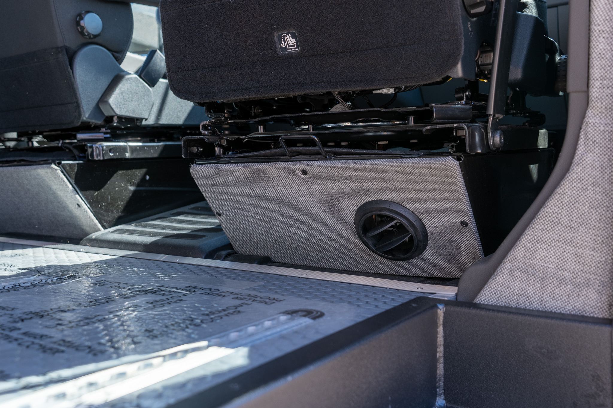 Classic 148 camper van — Ford Transit 148", photo 24