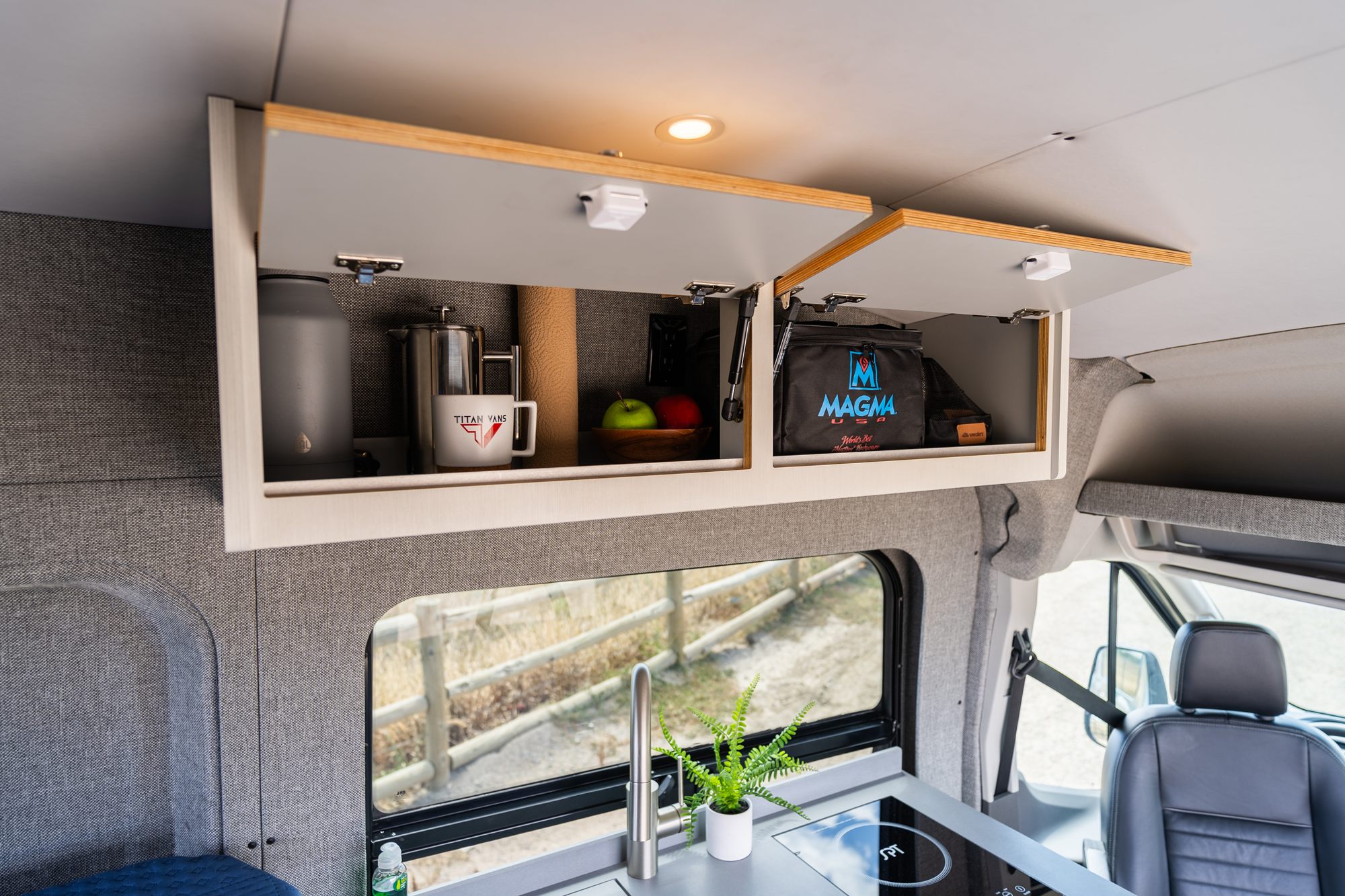 Classic 148 camper van — Ford Transit 148", photo 21