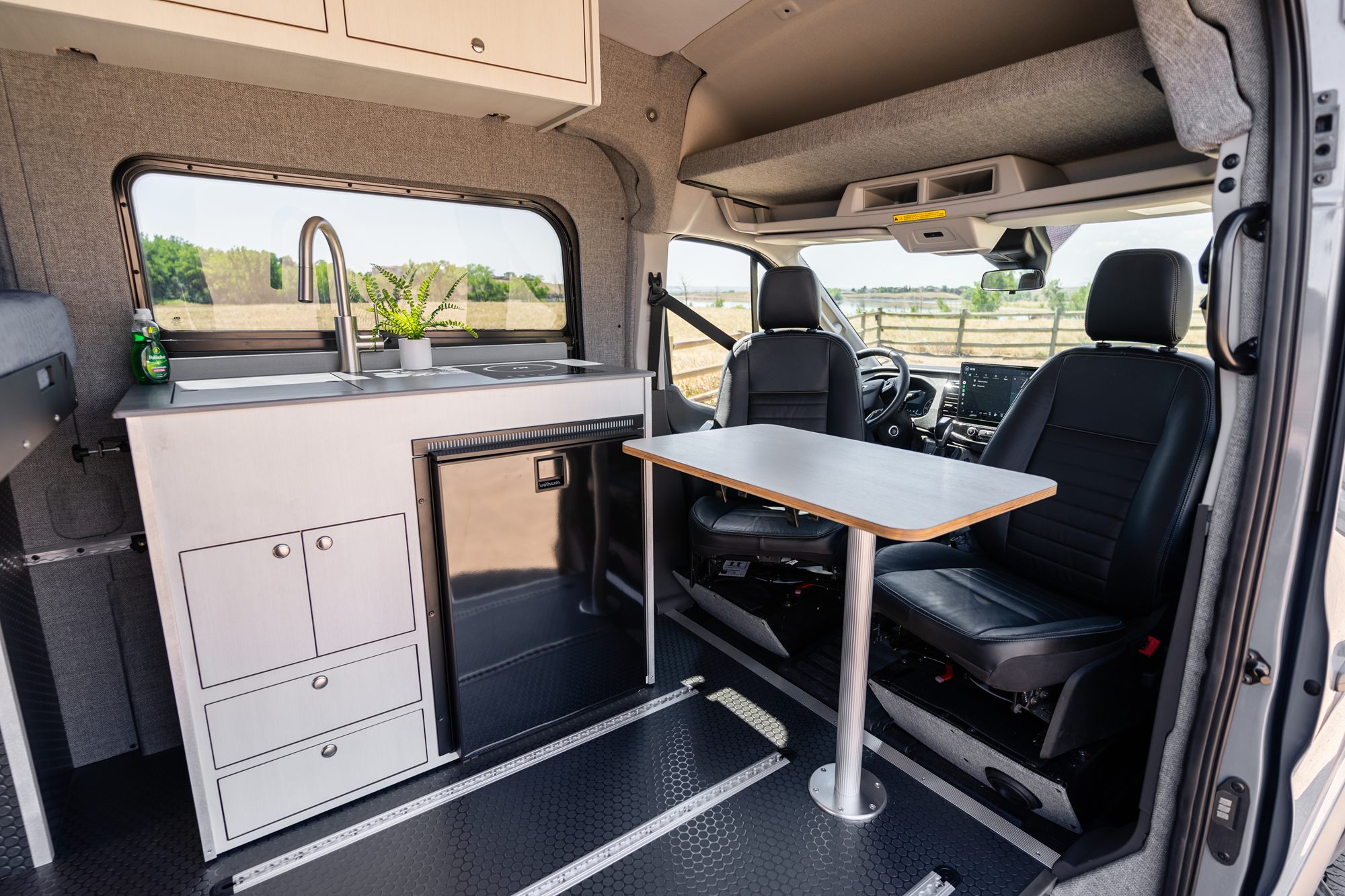 Classic 148 camper van — Ford Transit 148", photo 4