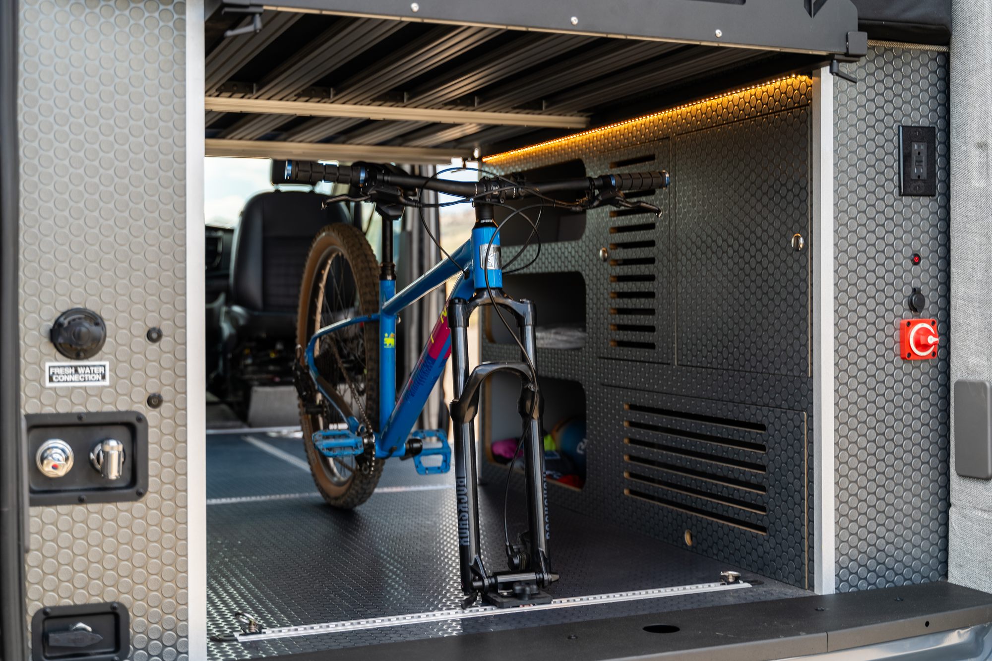 Classic 148 camper van — Ford Transit 148", photo 8