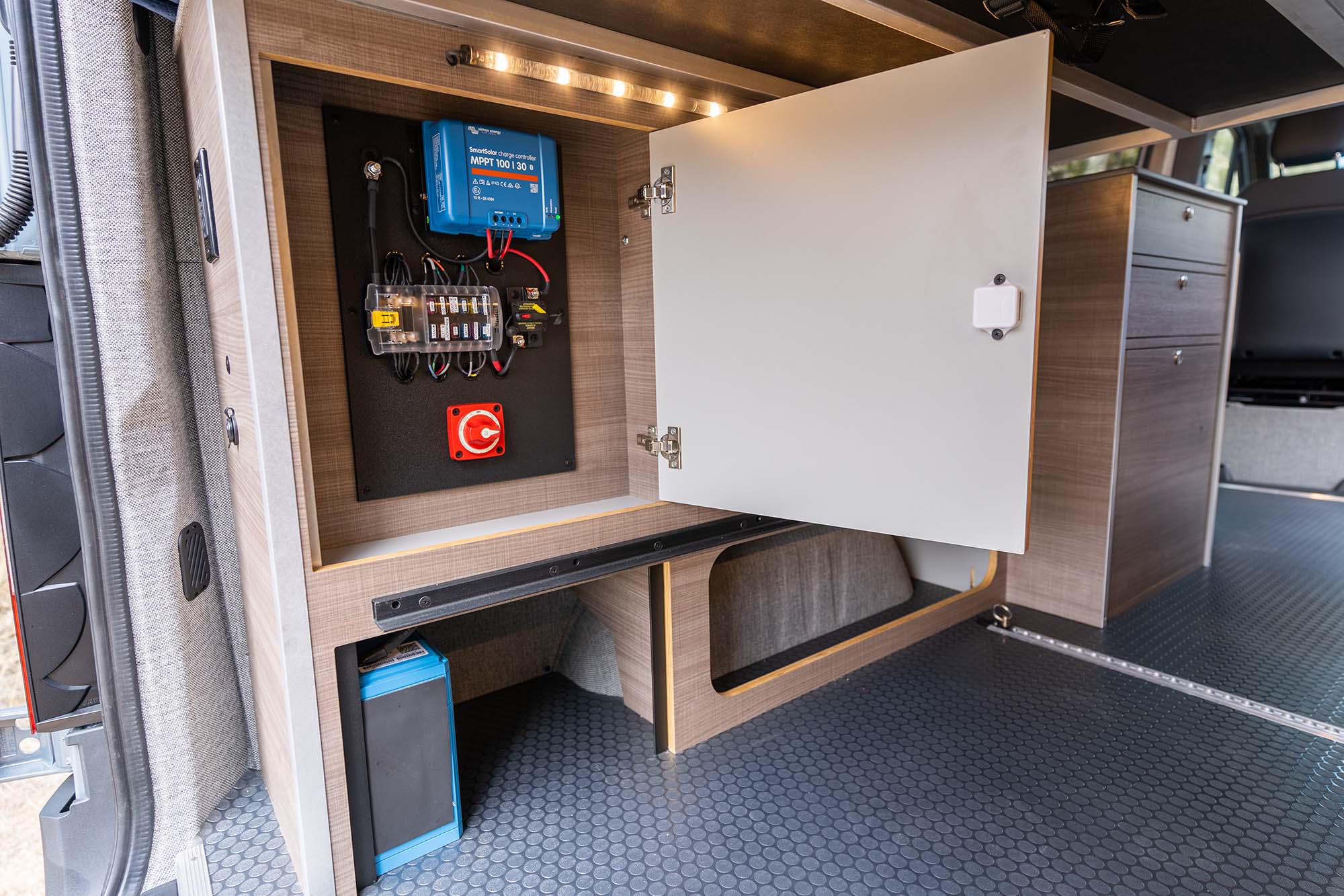 Metis 144 camper van — Mercedes-Benz Sprinter 144", photo 6