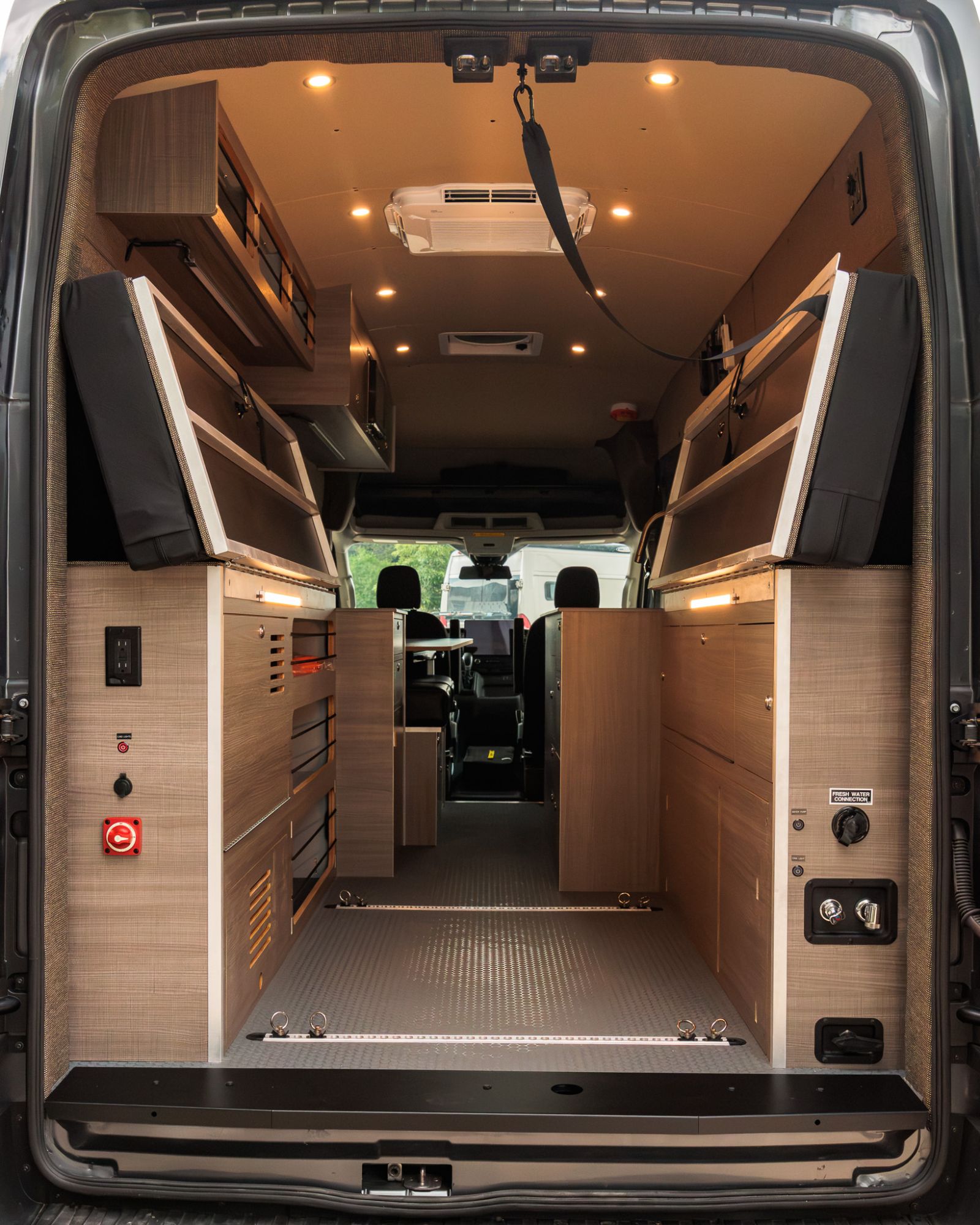 Metis 148 EL camper van — Ford Transit 148" EL, photo 23