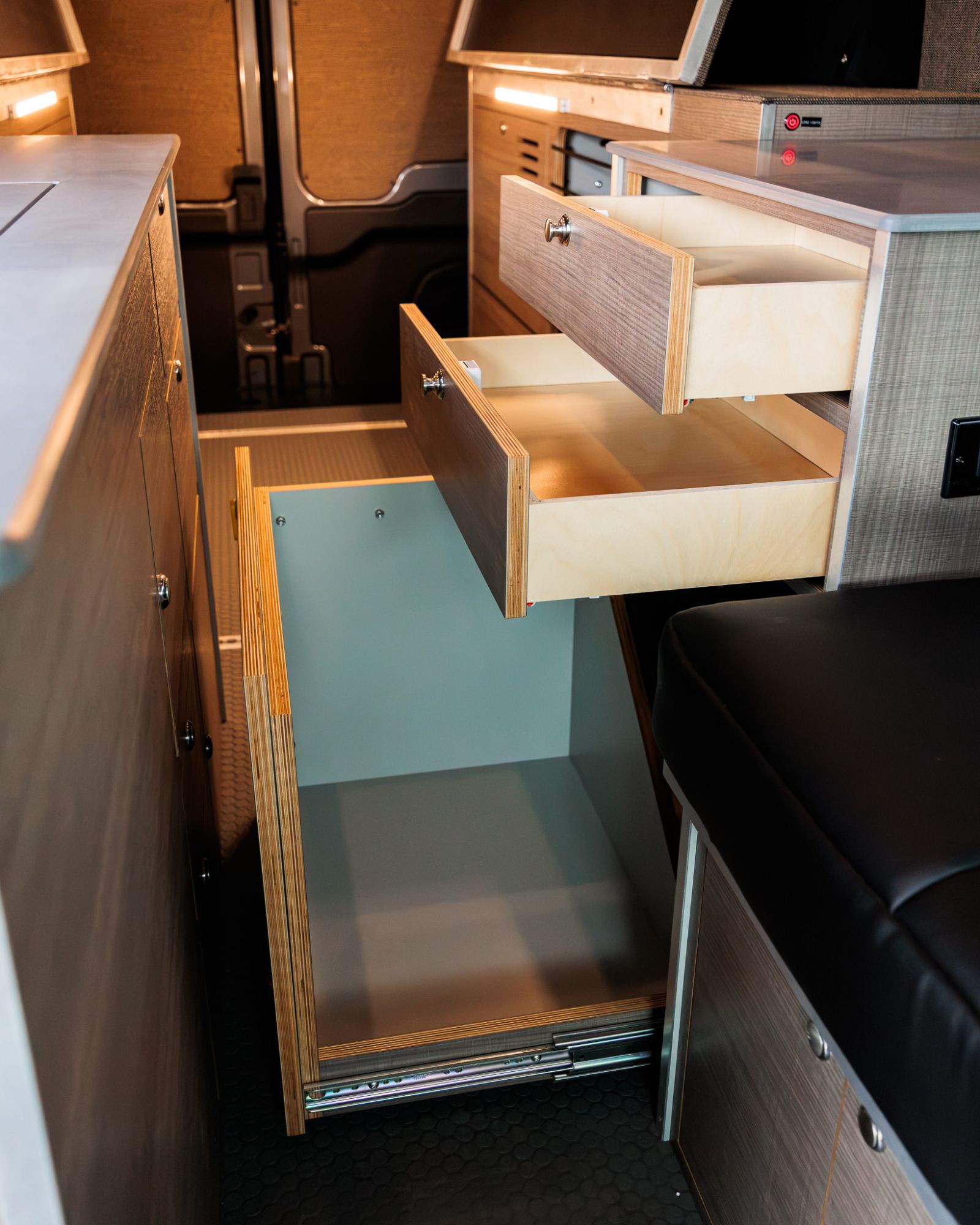 Metis 148 EL camper van — Ford Transit 148" EL, photo 35