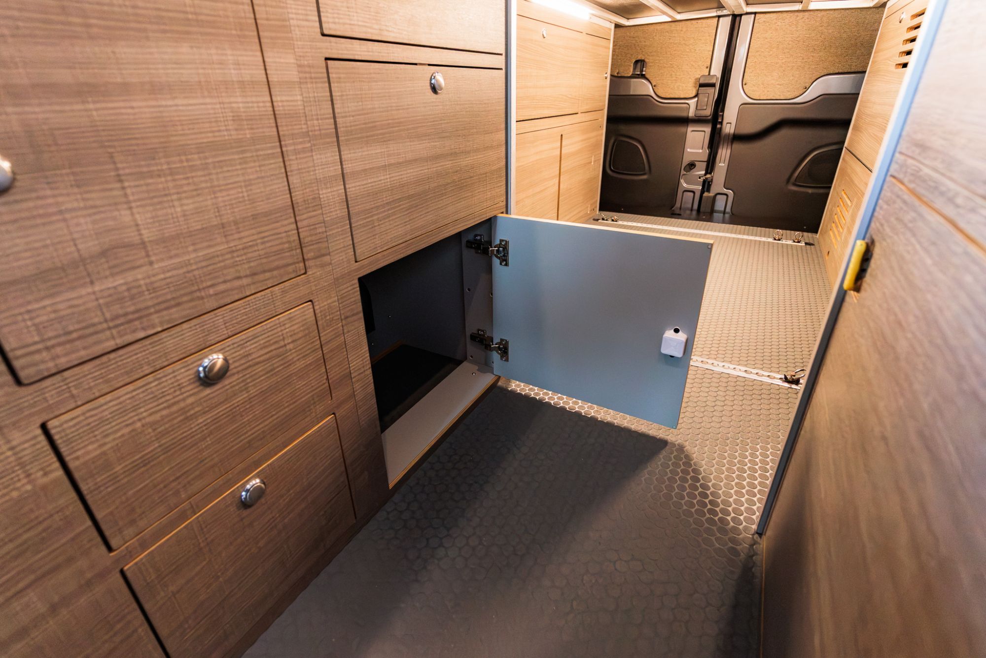 Metis 148 EL camper van — Ford Transit 148" EL, photo 43