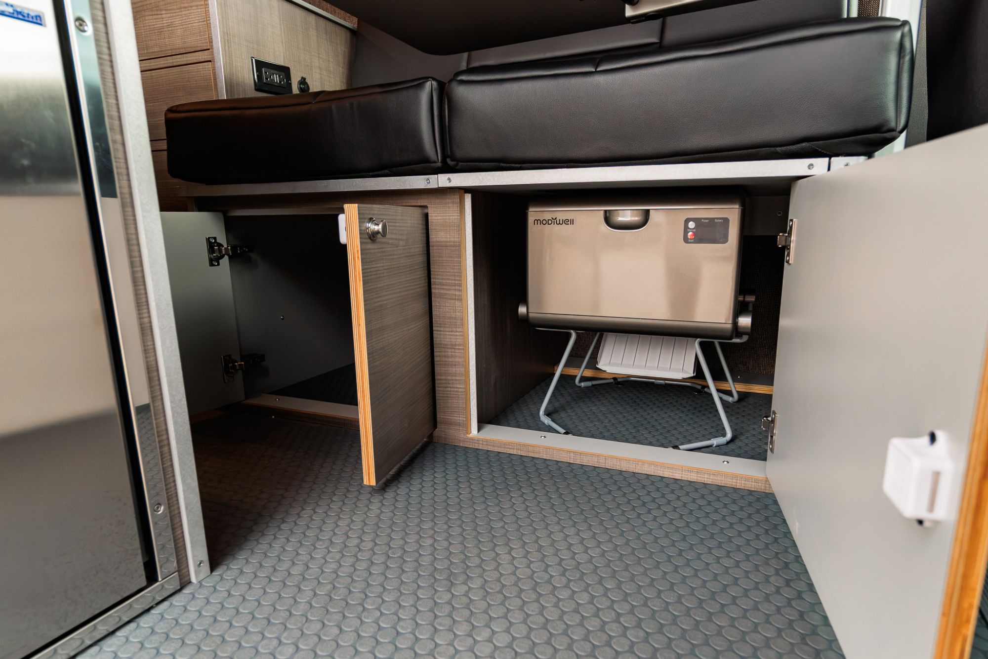 Metis 148 EL camper van — Ford Transit 148" EL, photo 46