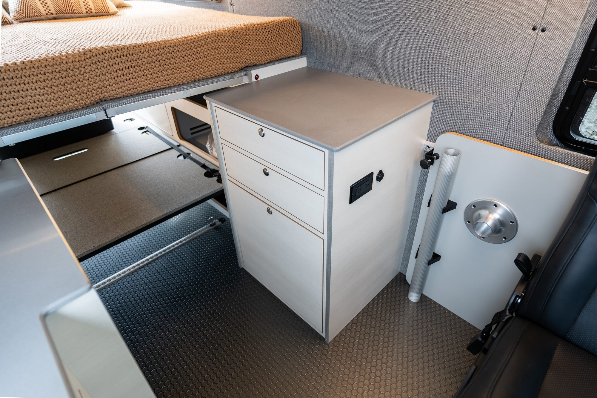 Metis 170 camper van — Mercedes-Benz Sprinter 170", photo 11