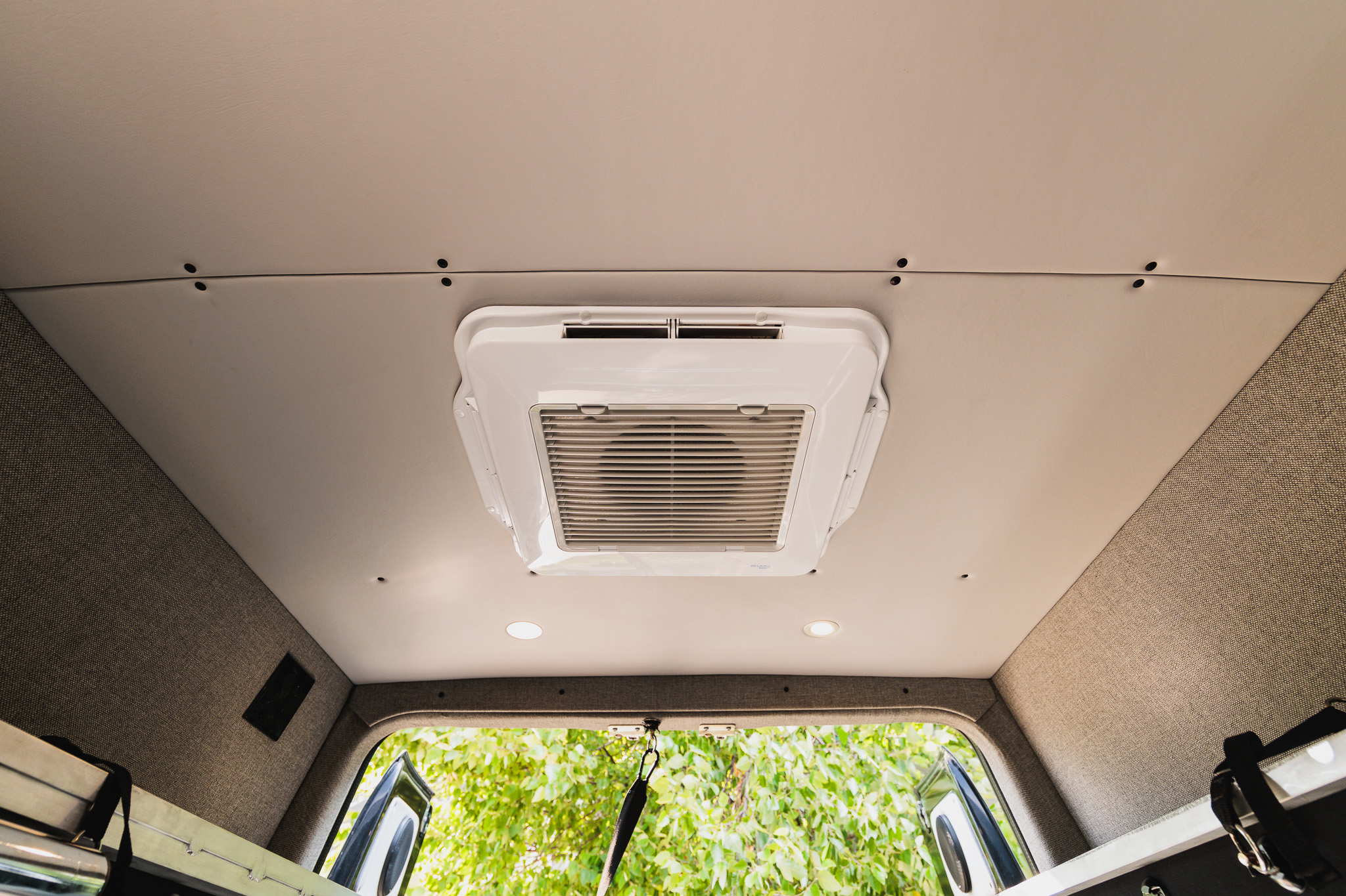 Ceiling air conditioner unit