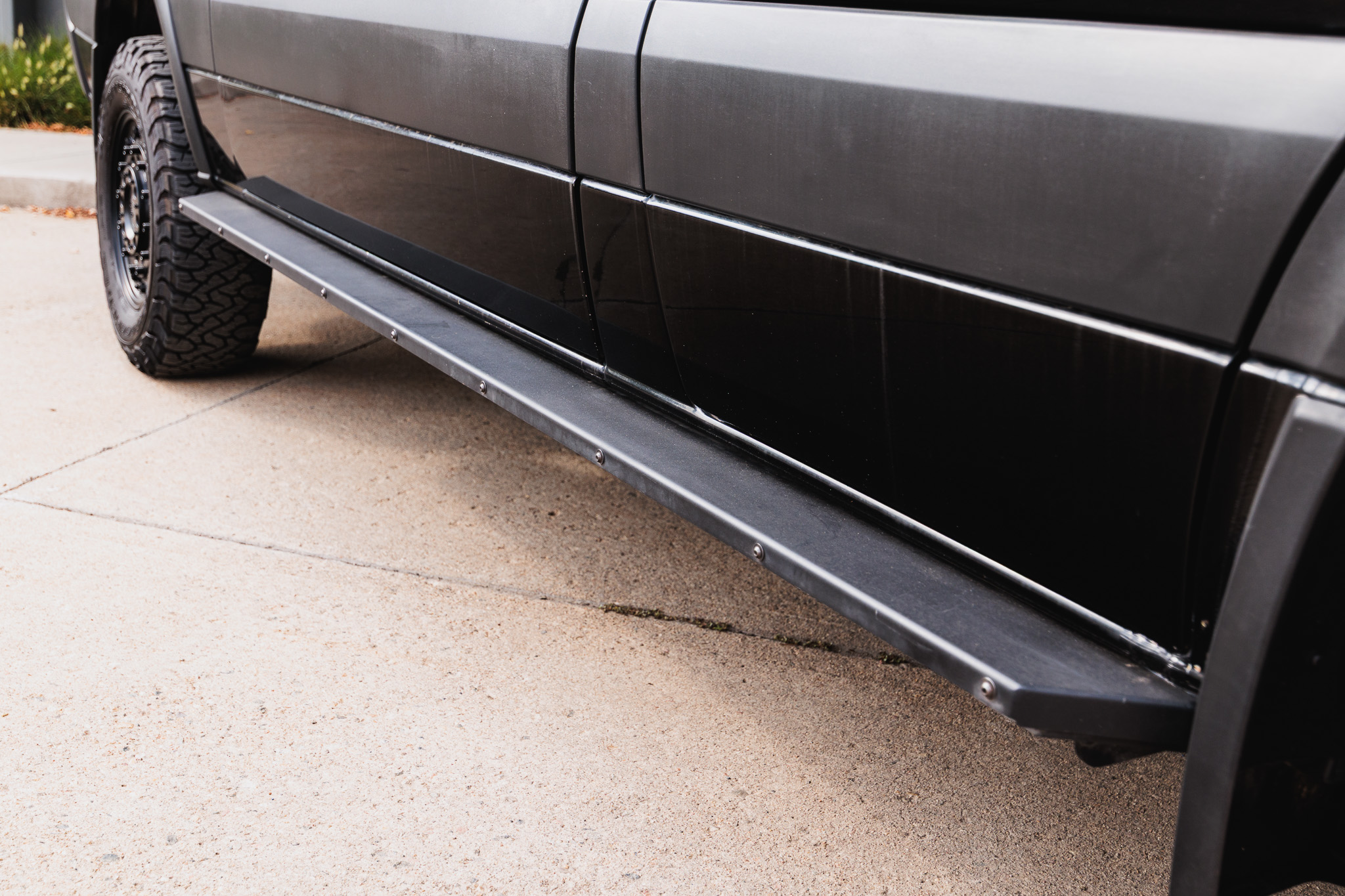 Rock sliders along the side